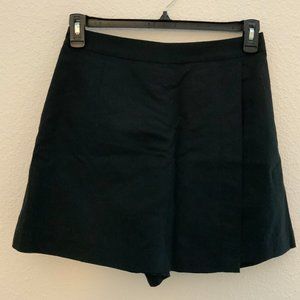Uniqlo black skort
